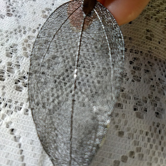 Brand new fashion necklaces with leaf pendant - Picture 5 of 7